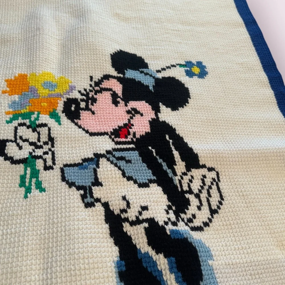 Vintage Handmade Mickey & Minnie Mouse Crochet Knit Blanket Throw Decor 40 x 47" - Picture 4 of 11